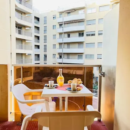 Les Bains Yourhosthelper * Saint-Raphaël